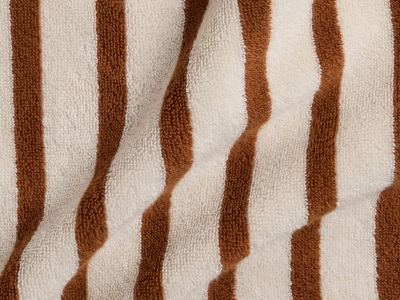 Lightweight Terry Stripe Bathrobe for Women in Bone and Tobacco – Comfortable Dressing Gown for Relaxed Mornings and Cozy Evenings 1