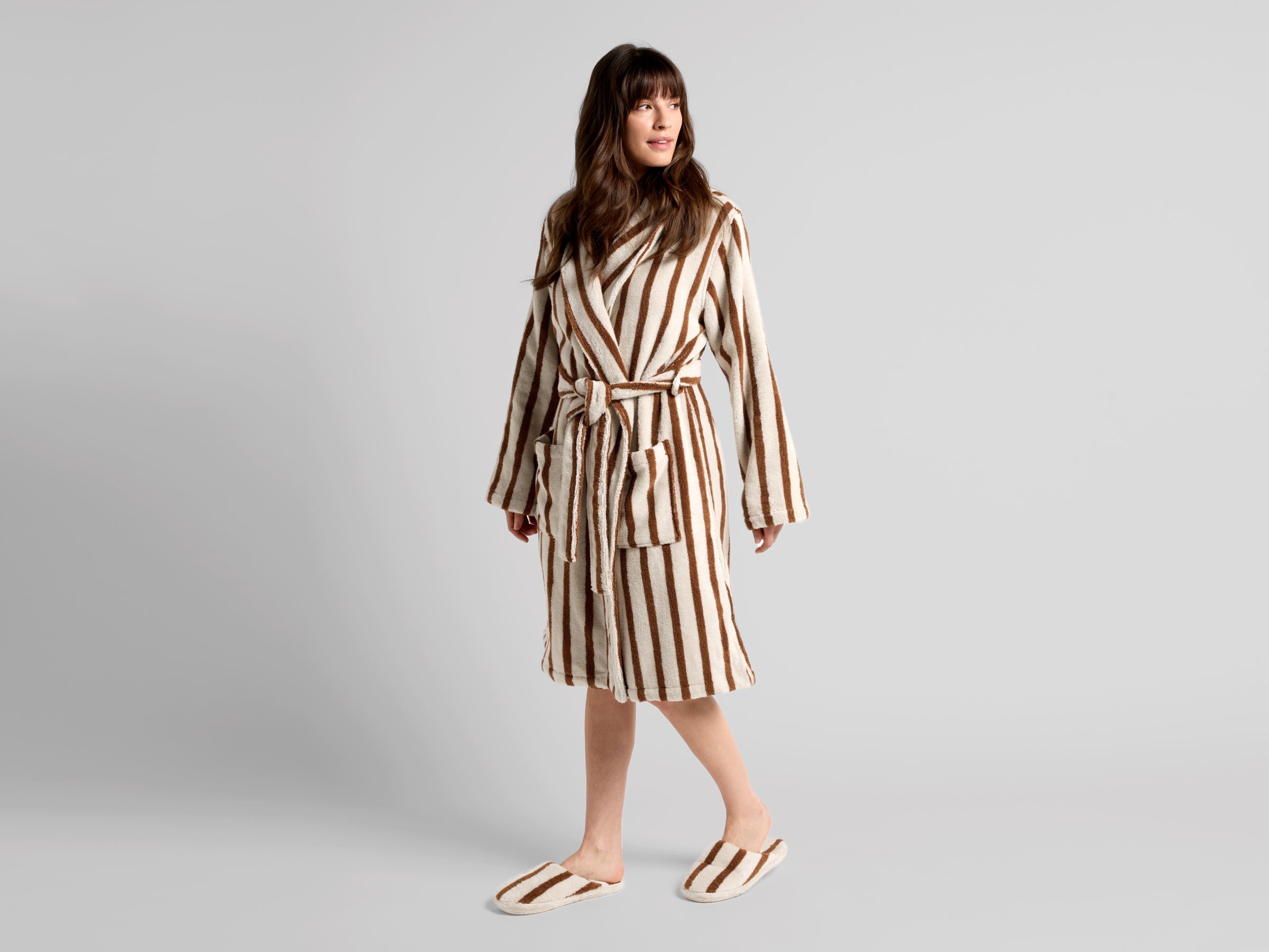 Lightweight Terry Stripe Bathrobe for Women in Bone and Tobacco – Comfortable Dressing Gown for Relaxed Mornings and Cozy Evenings 4
